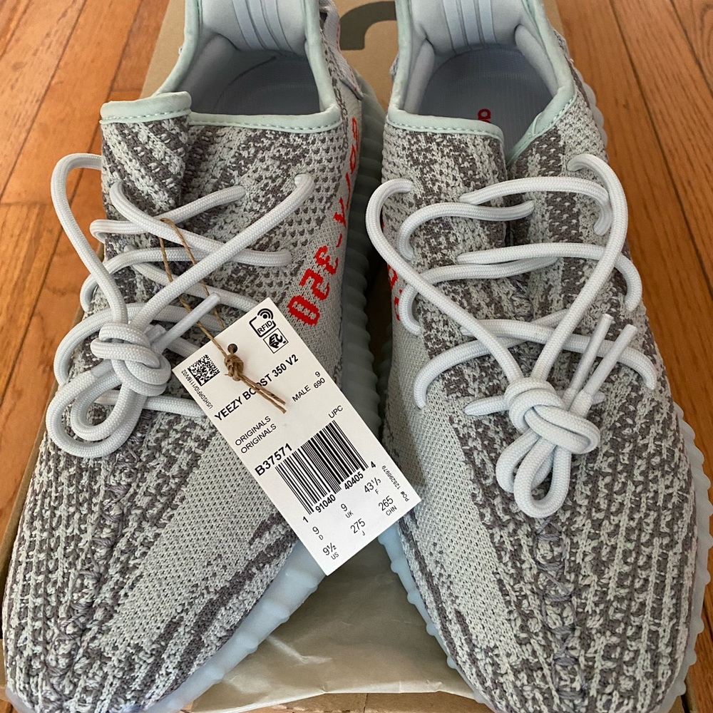 YEZZY Boost 350 V2